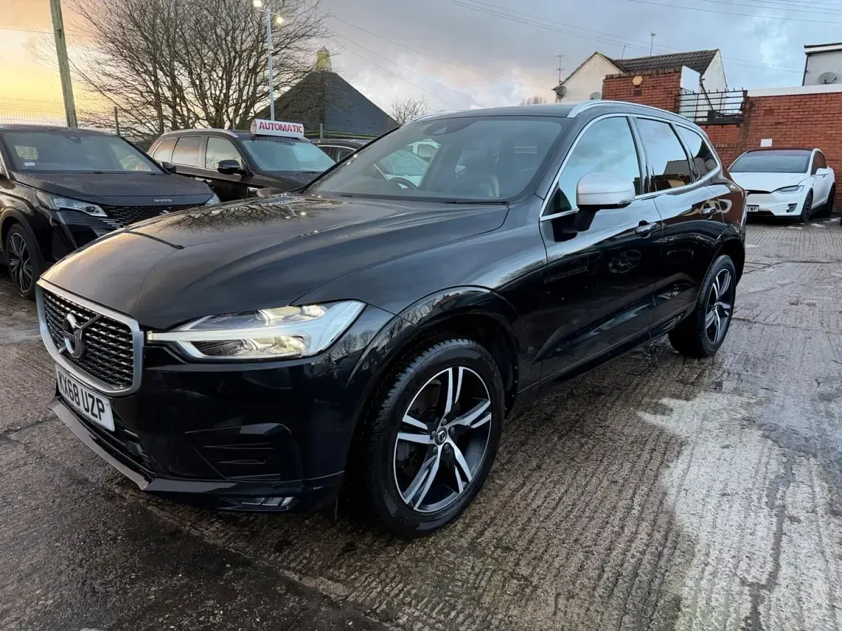 Used Volvo XC60 R-Design 190 HP (139 kW) 2018 Black SUV