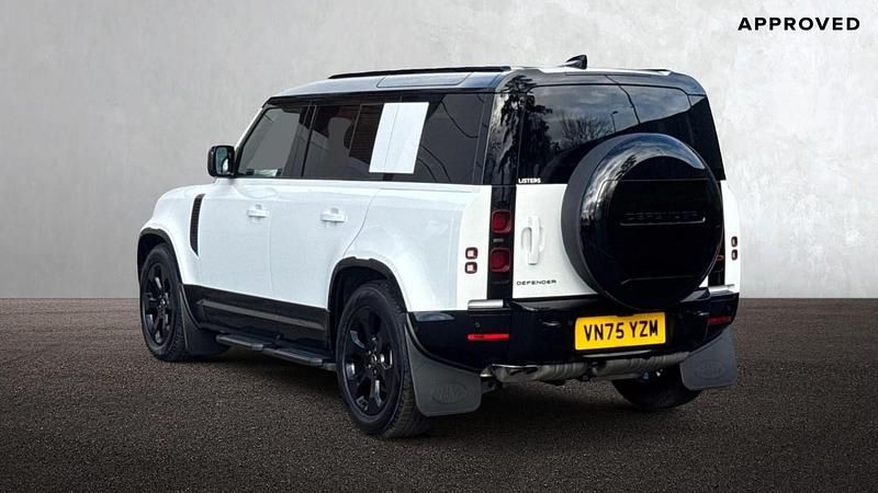 Used Land Rover Defender SE Dynamic 2026 Fuji white SUV