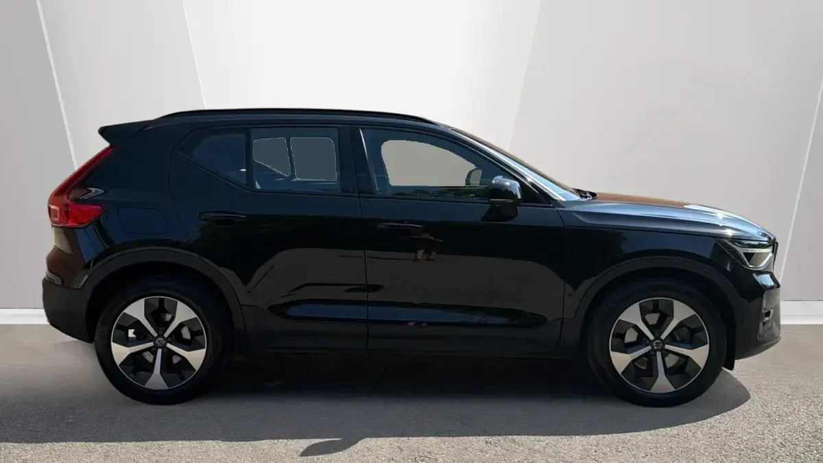 Used Volvo XC40 Plus 197 HP (144 kW) 2024 Black SUV