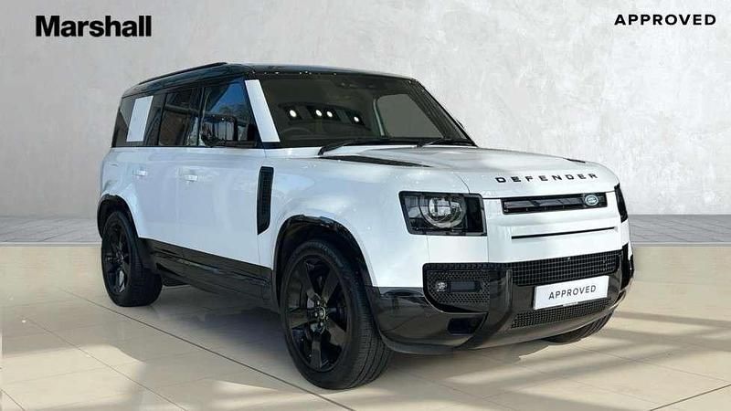 Solid fuji white Used 2024 Land Rover Defender HSE Dynamic SUV | £70,070 - Image 1/4