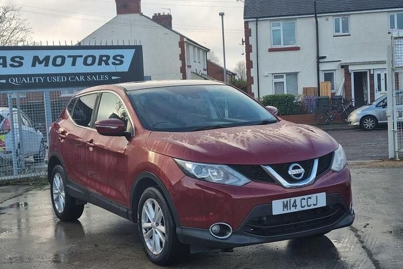 Red Used 2014 Nissan Qashqai Acenta Premium SUV | £4,795 (Fair price) - Image 1/1