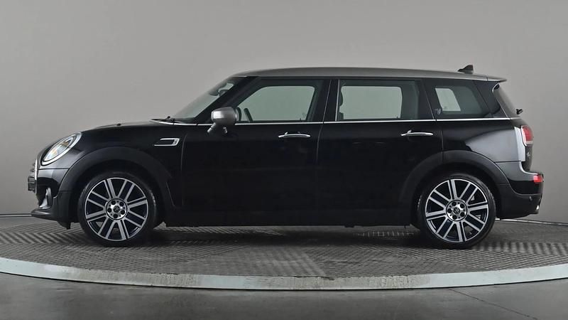 Used Mini Cooper Clubman Exclusive 136 HP (100 kW) 2022 Black Estate