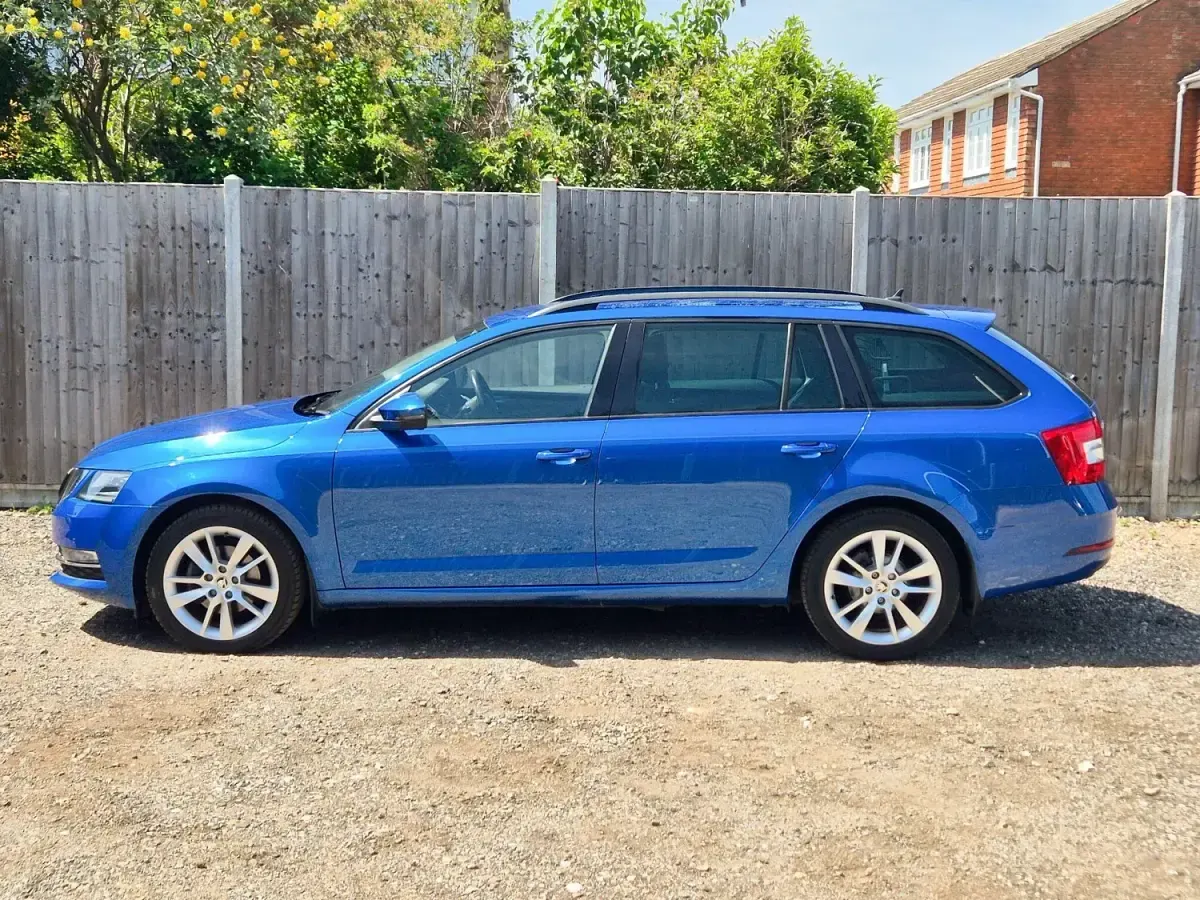 Begagnad Skoda Octavia SE L 2017 Blå Kombi
