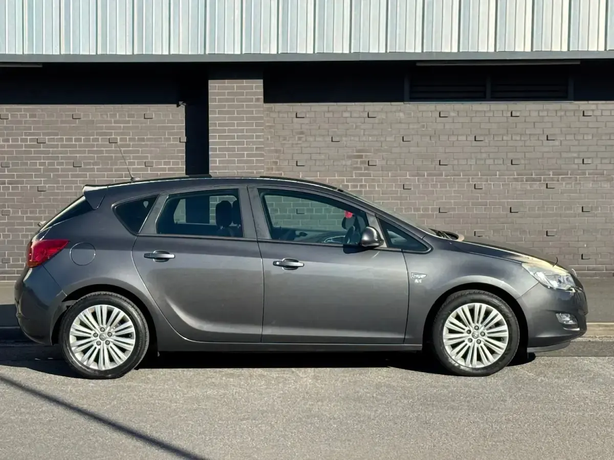 Used Vauxhall Astra Excite 2011 Grey Hatchback