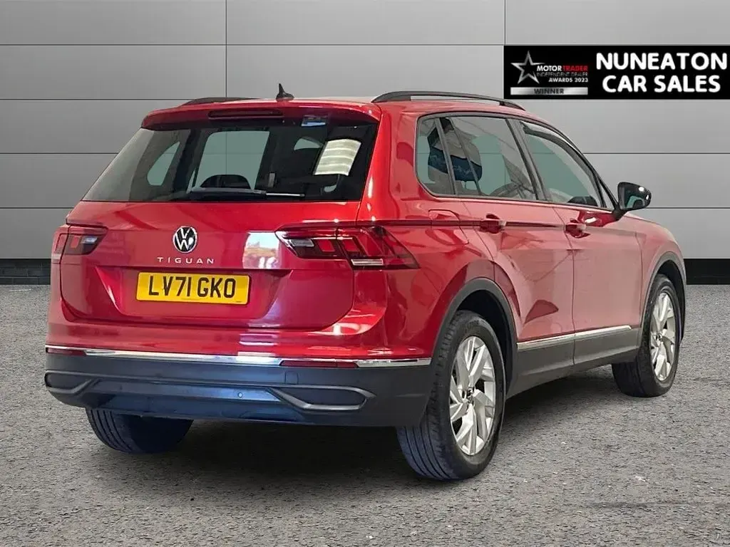 Used VW Tiguan S 150 HP (110 kW) 2021 Red SUV