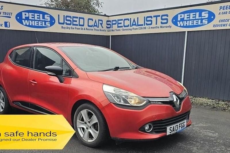 Red Used 2013 Renault Clio IV Dynamique Hatchback | £4,675 (Fair price) - Image 1/1