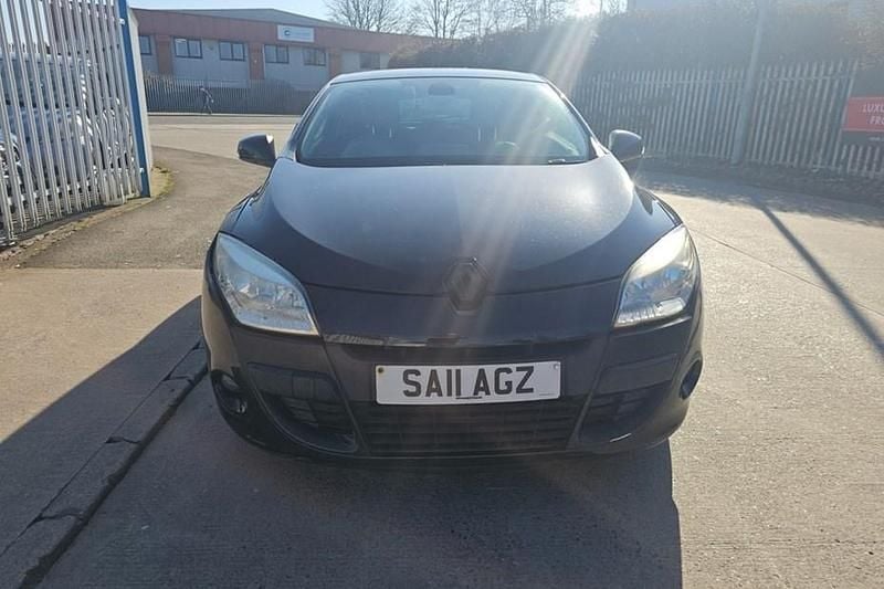 Used Renault Mégane III Dynamique 110 HP (80 kW) 2011 Coupe