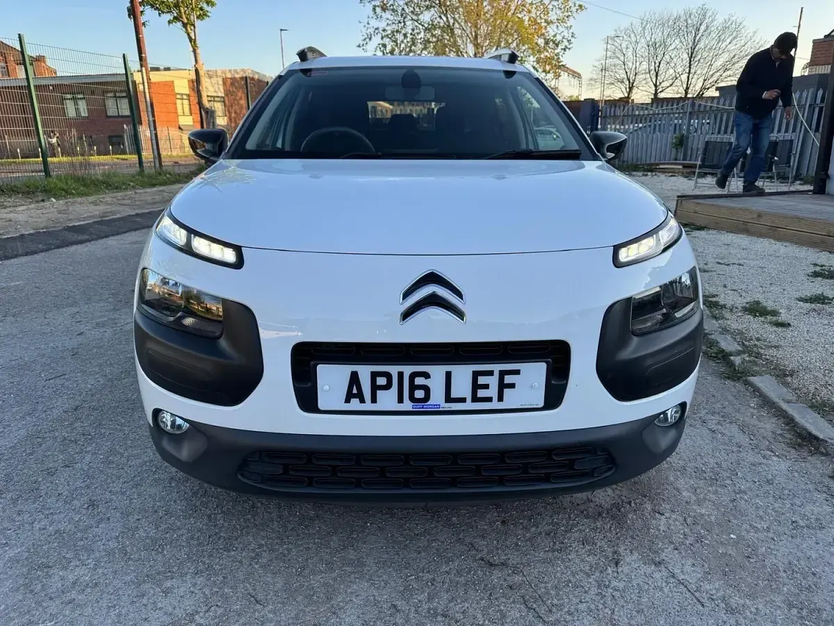 Used Citroën C4 Cactus Flair 2016 White Hatchback