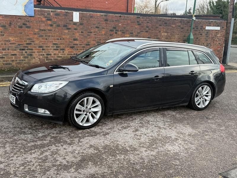 Used Vauxhall Insignia 160 HP (117 kW) 2010 Black Estate