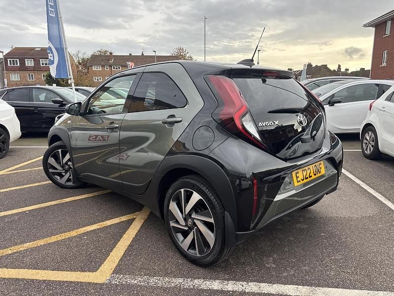 Used Toyota Aygo 71 HP (52 kW) 2022 Green Hatchback