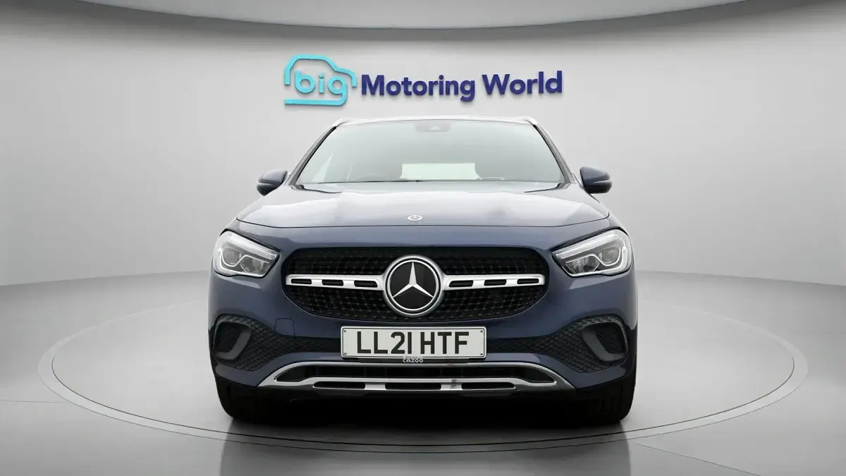 Used Mercedes GLA200 Premium Plus 163 HP (119 kW) 2021 Blue SUV
