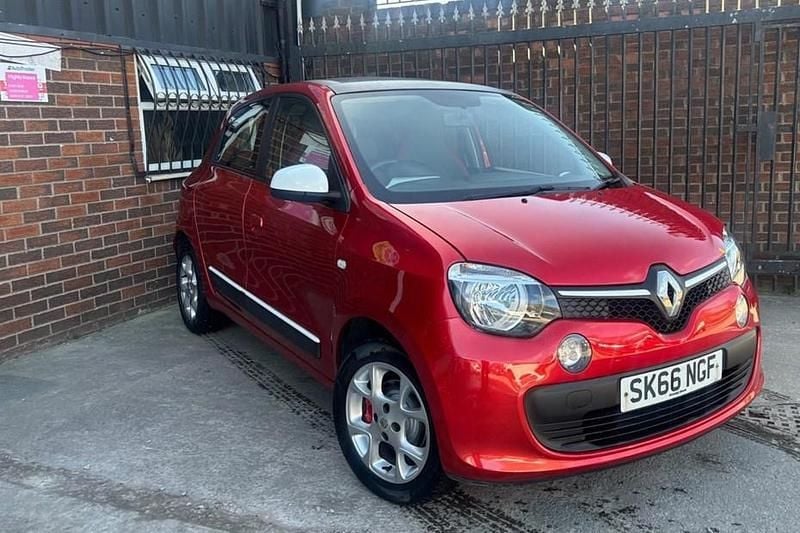 Red Used 2016 Renault Twingo SE Hatchback | £3,990 (Fair price) - Image 1/1