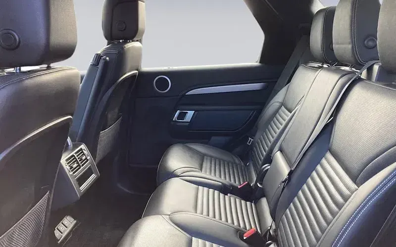 Used Land Rover Discovery 5 SE Dynamic 300 HP (220 kW) 2023 SUV