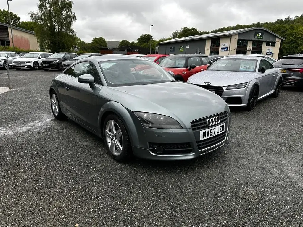 Begagnad Audi TT Performance 200 HK (147 kW) 2007 Grå Sportkupé