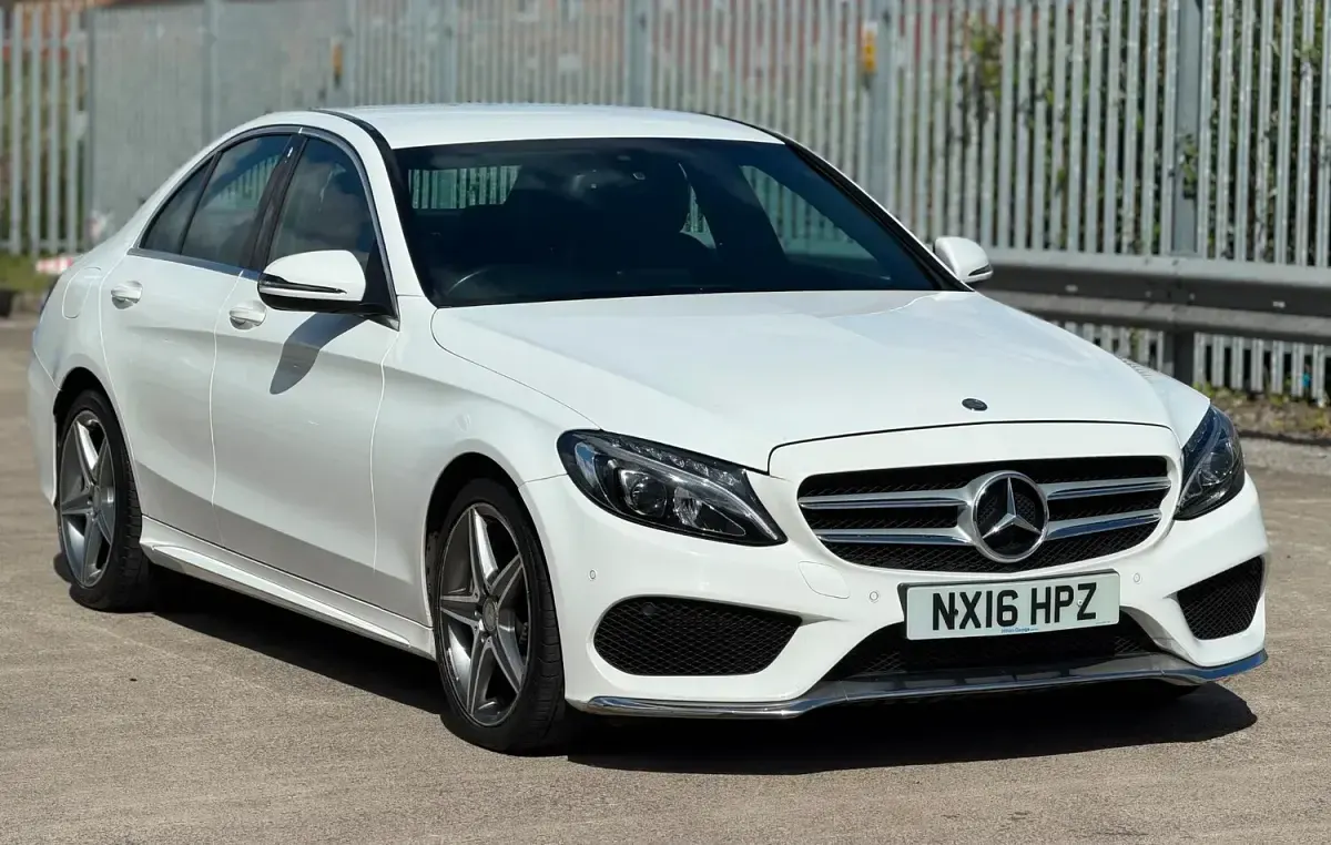 Used Mercedes C200 AMG line 136 HP (100 kW) 2016 White Sedan