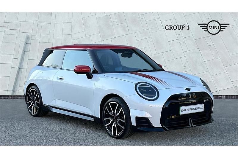 Used Mini Cooper Sport 160 kW (218 HP) 2024 Nanuq white Hatchback