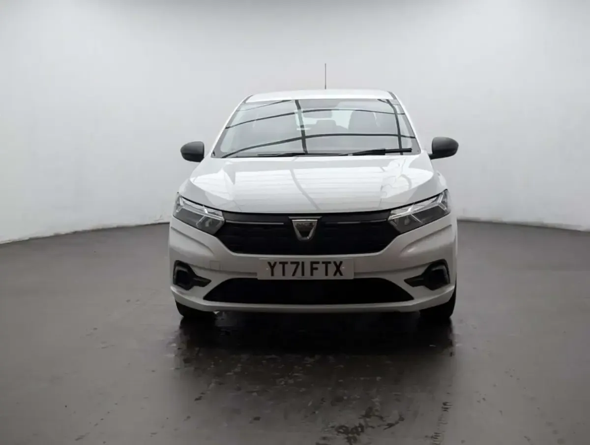 Gebraucht Dacia Sandero Essentiel 67 PS (49 kW) 2021 Weiß Kleinwagen