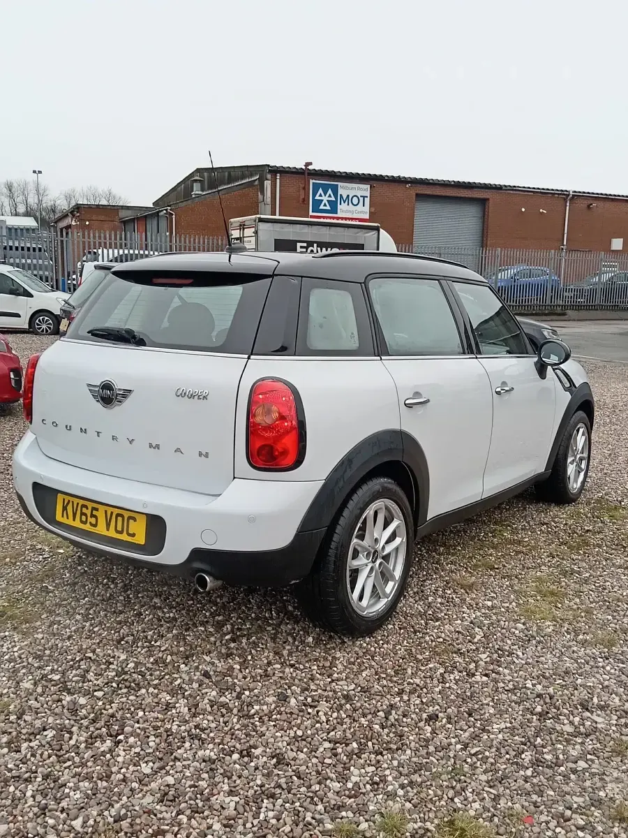 Used Mini Cooper 122 HP (89 kW) 2016 White Hatchback