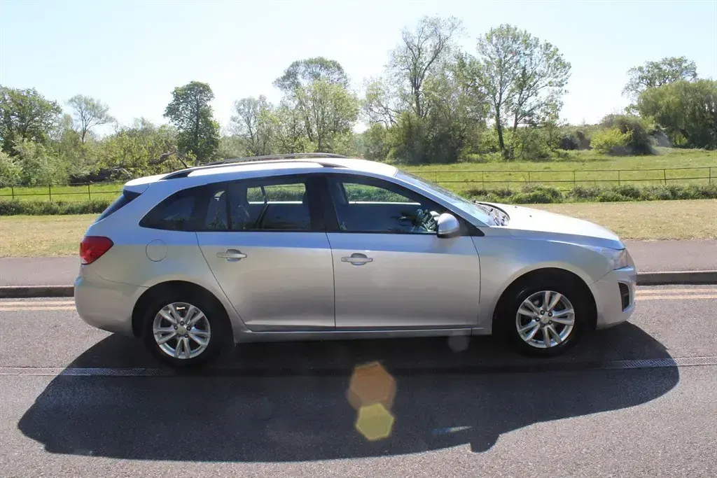 Used Chevrolet Cruze LT 2013 Silver Estate