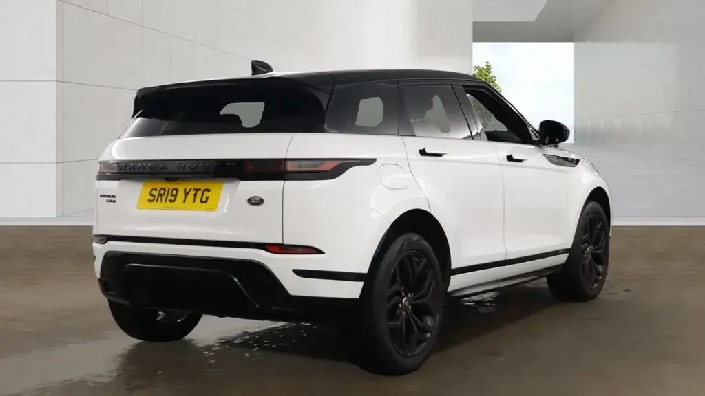 Used Land Rover Range Rover evoque SE Dynamic 2019 White SUV