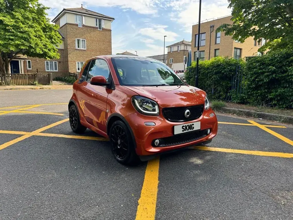 Used Smart ForTwo Coupé Premium 90 HP (66 kW) 2017 Orange Coupe