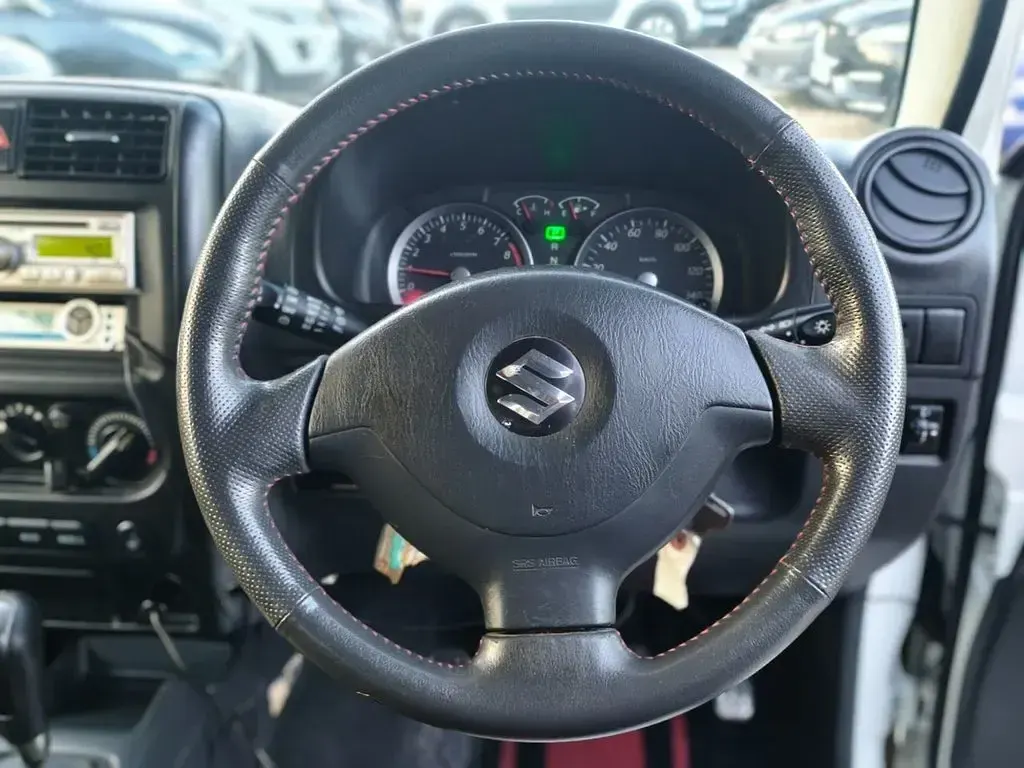 Used Suzuki Jimny 2009 White SUV