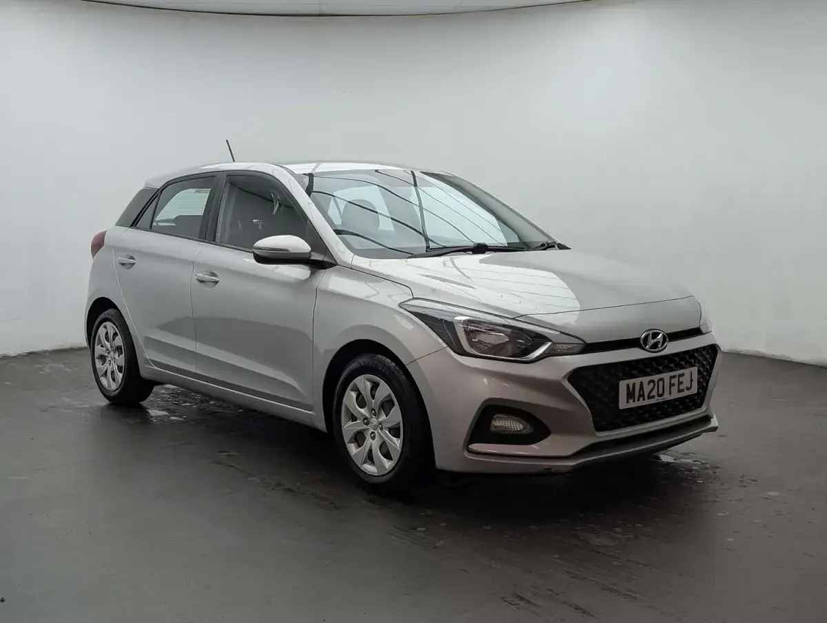 Used Hyundai i20 75 HP (55 kW) 2020 Silver Hatchback