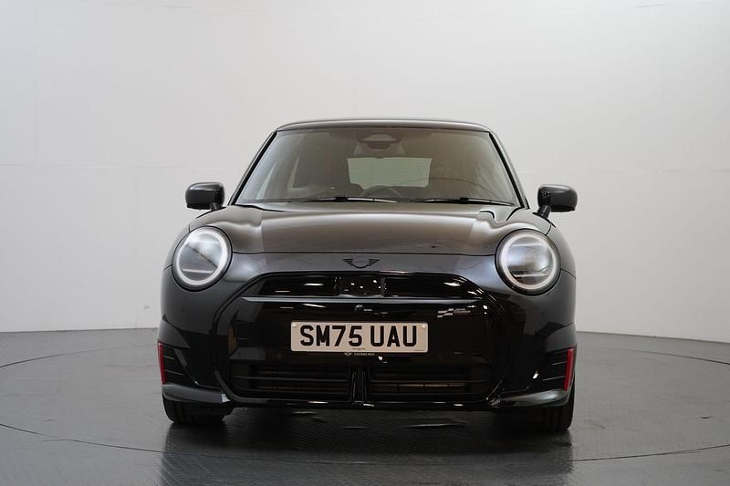 Used Mini Cooper Hatch 186 kW (254 HP) 2025 Black Hatchback