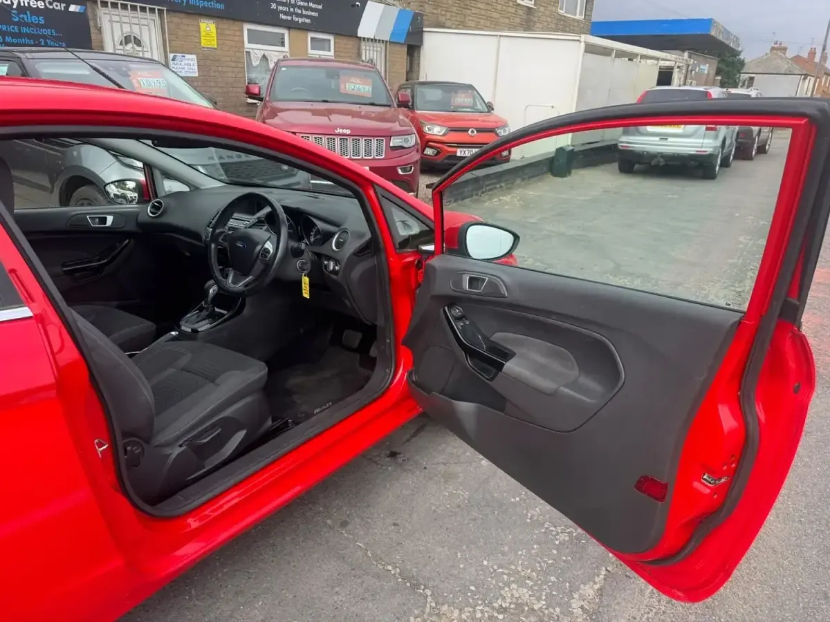Used Ford Fiesta Titanium 2013 Red Hatchback
