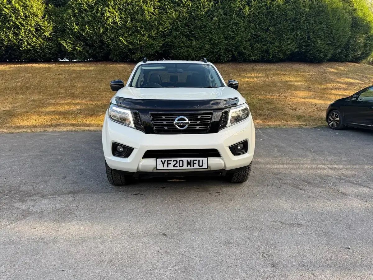 Used Nissan Navara N-Guard 190 HP (139 kW) 2020 White Pickup