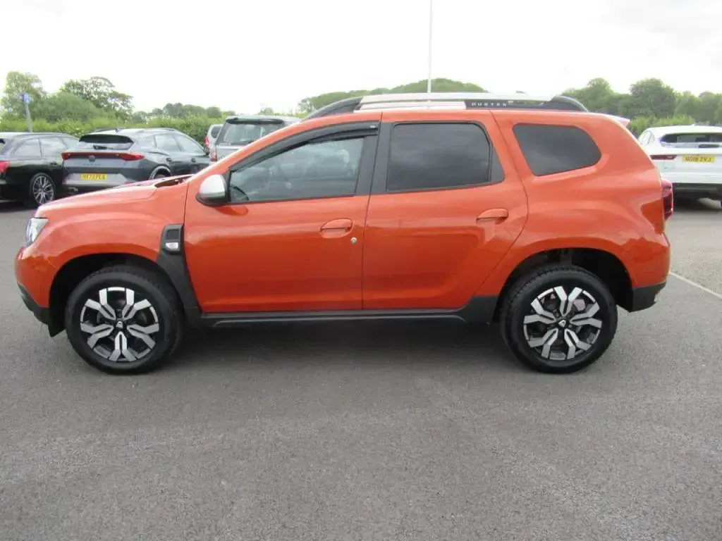 Used Dacia Duster Prestige 115 HP (84 kW) 2022 Orange SUV