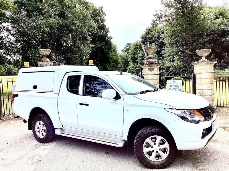 White Used 2018 Mitsubishi L200 Pickup | £7,750 (Super price) - Image 1/4