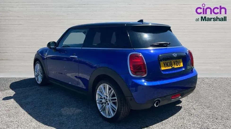 Używany Mini Cooper Hatch 136 KM (100 kW) 2018 Niebieski Hatchback
