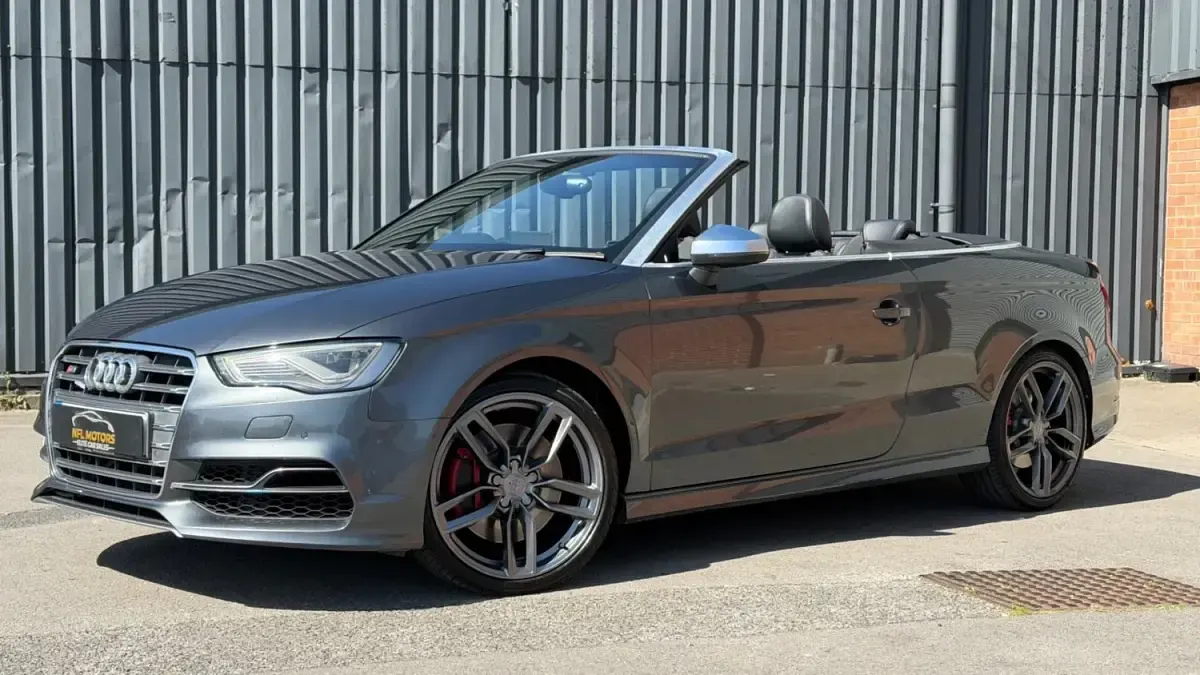 Usado Audi A3 Cabriolet Comfort 220 CV (161 kW) 2014 Gris Descapotable