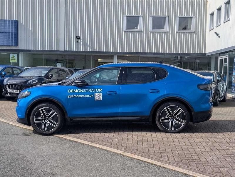 Used Ford Capri Premium 210 kW (286 HP) 2024 Blue Estate