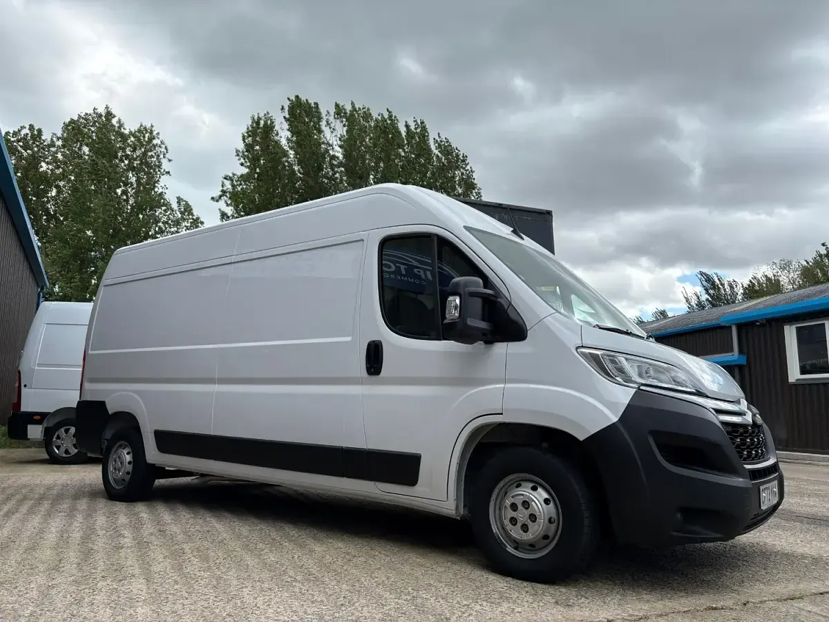 Used Citroën Relay 140 HP (102 kW) 2023 White Van