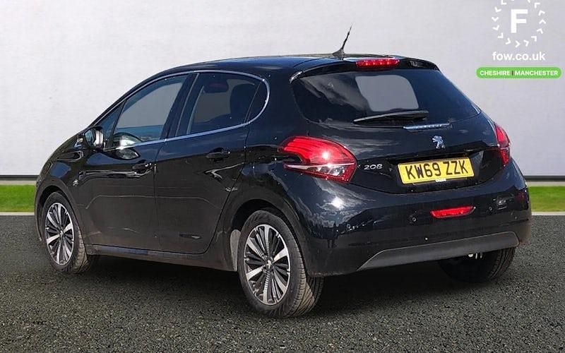 Used Peugeot 208 101 HP (74 kW) 2019 Black Hatchback