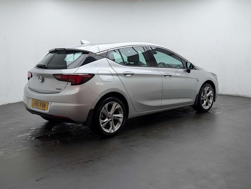 Used Vauxhall Astra SRi 150 HP (110 kW) 2018 Silver Hatchback