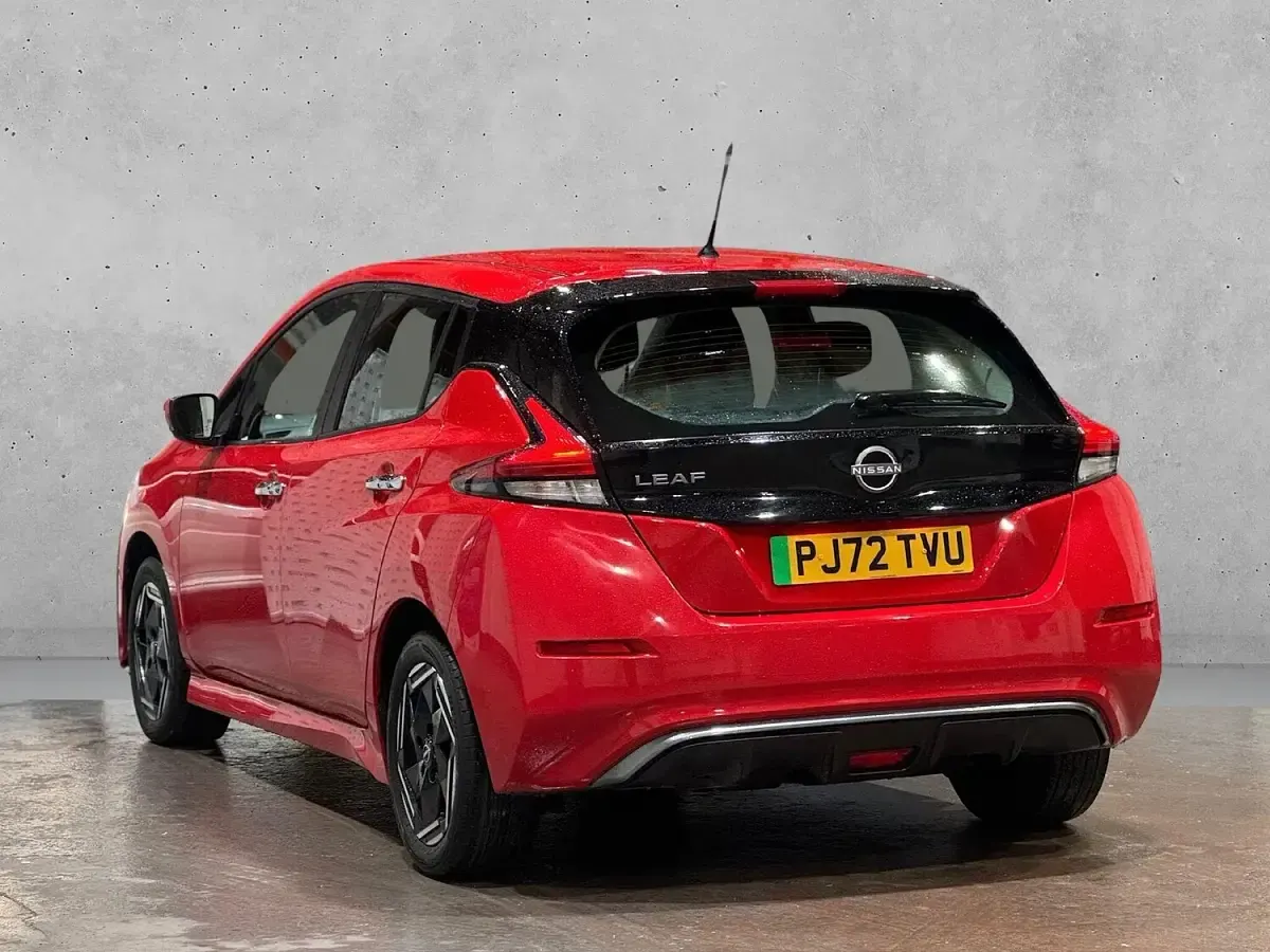 Occasion Nissan Leaf Acenta 110 kW (150 ch) 2022 Rouge Citadine
