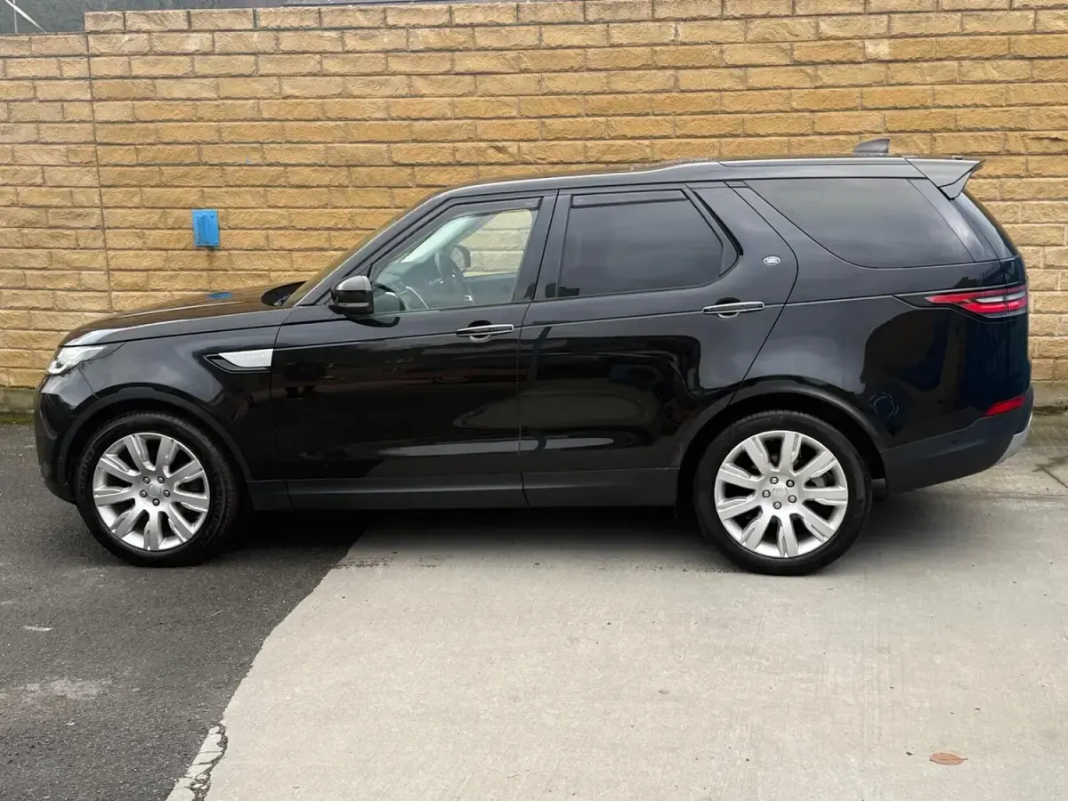 Used Land Rover Discovery 5 HSE Luxury 2020 Black SUV