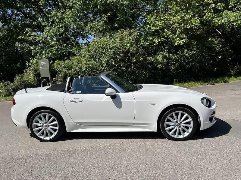 Used Fiat 124 Spider Lusso 140 HP (102 kW) 2018 White Cabriolet