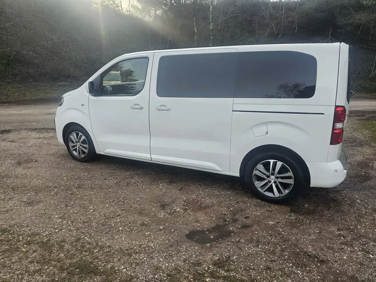 Used Peugeot Traveller Allure 2021 White MPV
