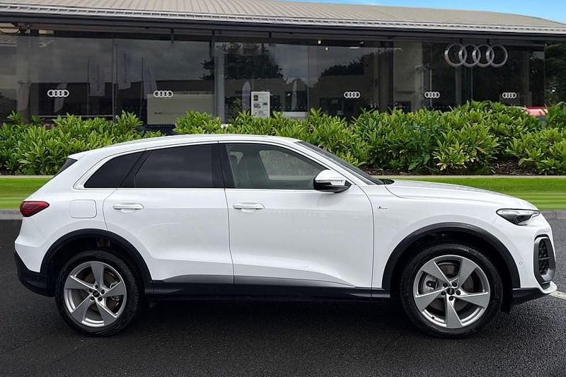 New Audi Q5 S-Line 204 HP (150 kW) 2026 White SUV