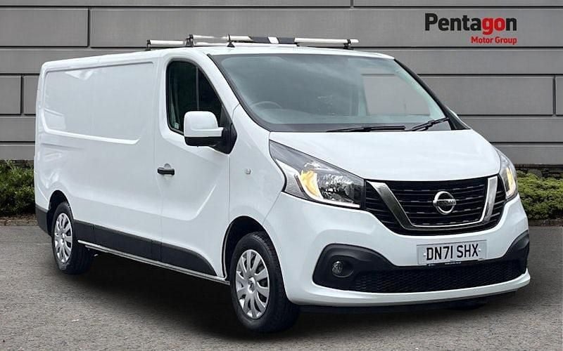 White Used 2020 Nissan NV300 Acenta Van | £14,495 (Fair price) - Image 1/4