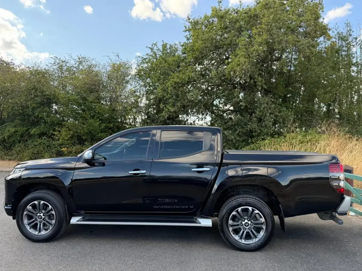 Used Mitsubishi L200 148 HP (108 kW) 2020 Black Pickup