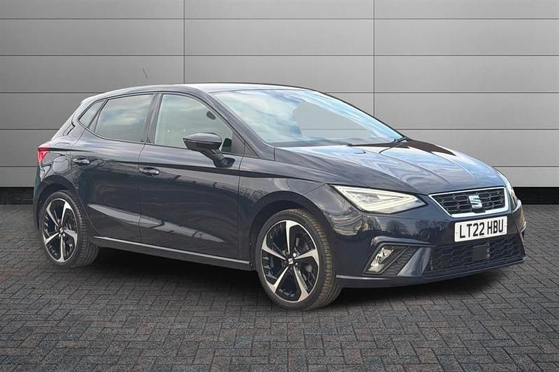 Used Seat Ibiza FR Sport 110 HP (80 kW) 2022 Asphalt blue Hatchback