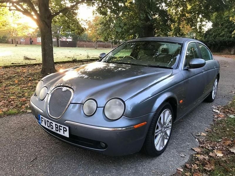 Usado Jaguar S-Type SE 207 HP (152 kW) 2006 Cinzento Sedan