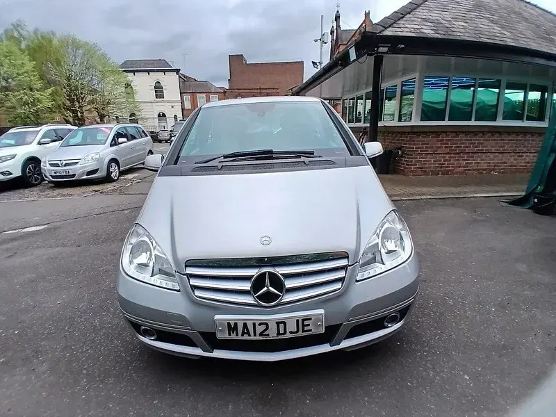 Usado Mercedes A160 Avantgarde 2012 Prateado Citadino
