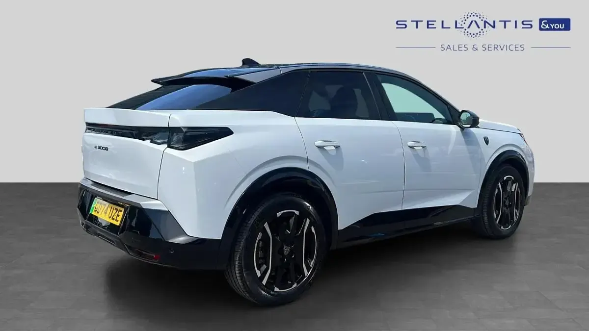 Used Peugeot e-3008 GT 152 kW (207 HP) 2025 White SUV