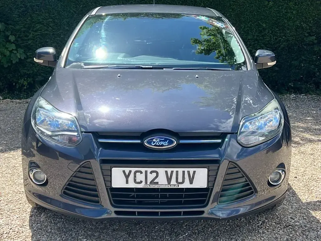 Used Ford Focus Zetec 125 HP (91 kW) 2012 Grey Hatchback
